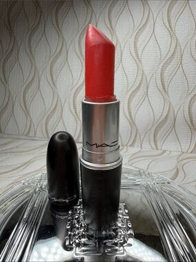 MAC Cosmetics Matte Lipstick B62 Costa Chic